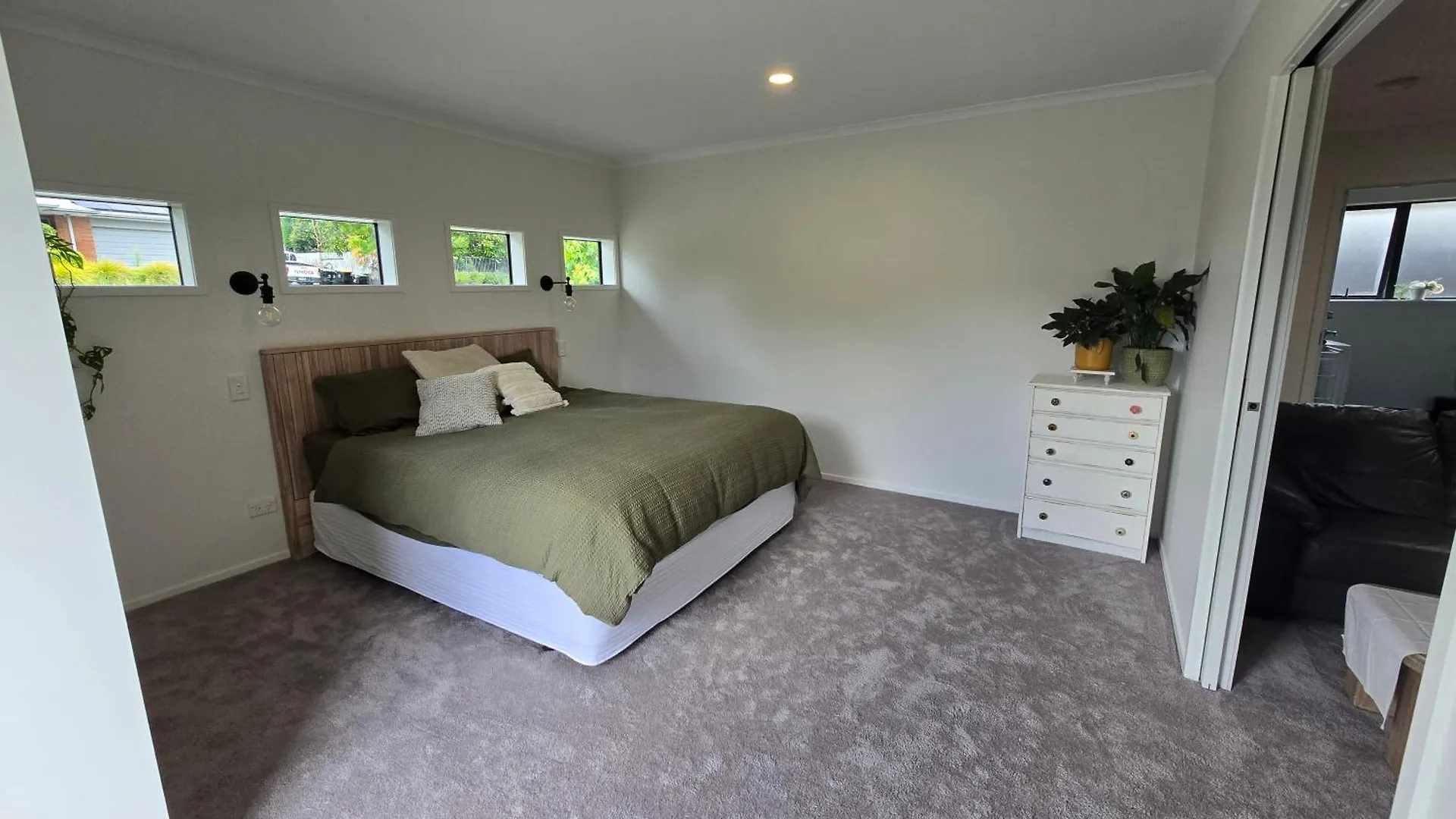 Modern 1-Bedroom Apartment Retreat Tauranga New Zealand