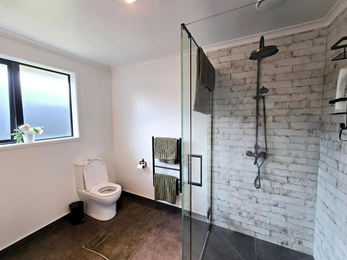 Modern 1-Bedroom Apartment Retreat Tauranga
